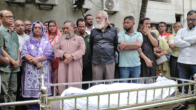 শেষবারের মত কর্মস্থল-সহকর্মীদের মাঝে পুলক চ্যাটার্জি, চোখের জলে বিদায়
