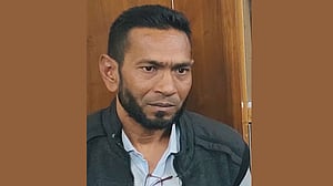 বরিশালে বাসা থেকে মুহুরি সমিতির নেতার লাশ উদ্ধার, স্ত্রী পলাতক