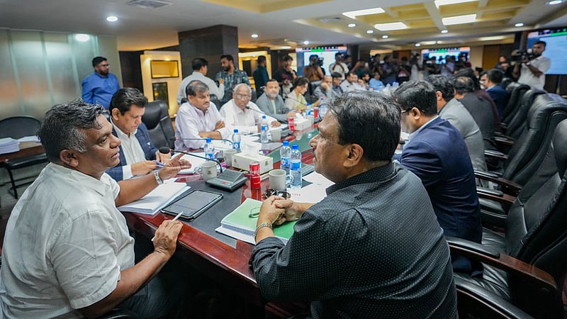‘প্রচণ্ড চাপে ছিলেন বুলবুল, বিশ্বকাপে যাওয়ার পক্ষে মত দিয়েছিলেন ফারুক’