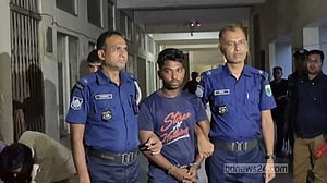 চলন্ত ট্রেনে নারী ‘ধর্ষণ’: ৪ পুলিশ সদস্য প্রত্যাহার