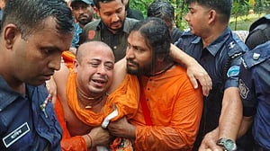 মায়ের শেষকৃত্যে অংশ নিয়ে আবার কারাগারে চিন্ময়