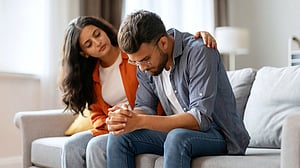 সান্ত্বনা দিতে ‍গিয়ে সঙ্গীর মানসিক চাপ বাড়াচ্ছেন না তো?