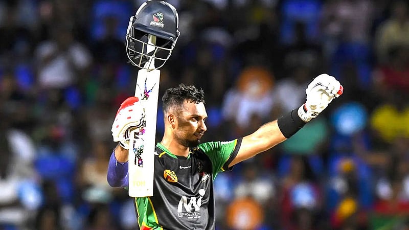 ১২ ছক্কায় ৪৩ বলে ১২১, বিস্ফোরক সেঞ্চুরিতে শানাকার রেকর্ড