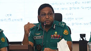ঢাকার প্রবেশপথে তল্লাশি জোরদারে ডিএমপি কমিশনারের নির্দেশ