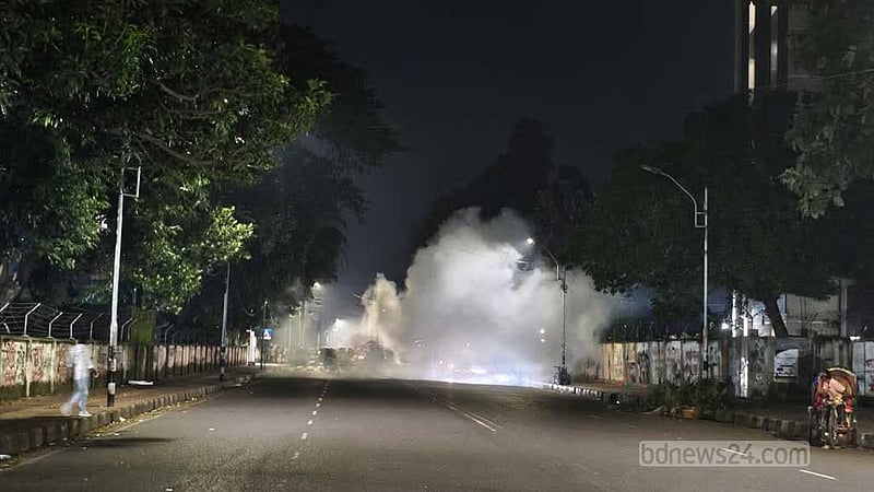 ঢাকা বিশ্ববিদ্যালয়ের ২ জায়গায় তিন হাতবোমা বিস্ফোরণ