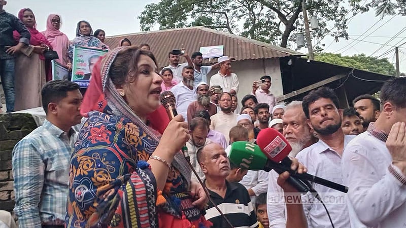দেশে তেল নেই, তাহলে হাজার হাজার গাড়ির লং মার্চ কীভাবে?: শামা ওবায়েদ