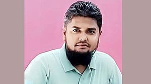 গাইবান্ধায় বাসচাপায় কলেজ হিসাবরক্ষক নিহত, ছেলে আহত