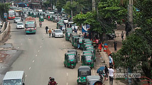 সিএনজি স্টেশনে অপেক্ষা ফুরোচ্ছে না