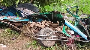 গাজীপুরে কভার্ড ভ্যানের সঙ্গে অটোরিকশার সংঘর্ষে নিহত ৩
