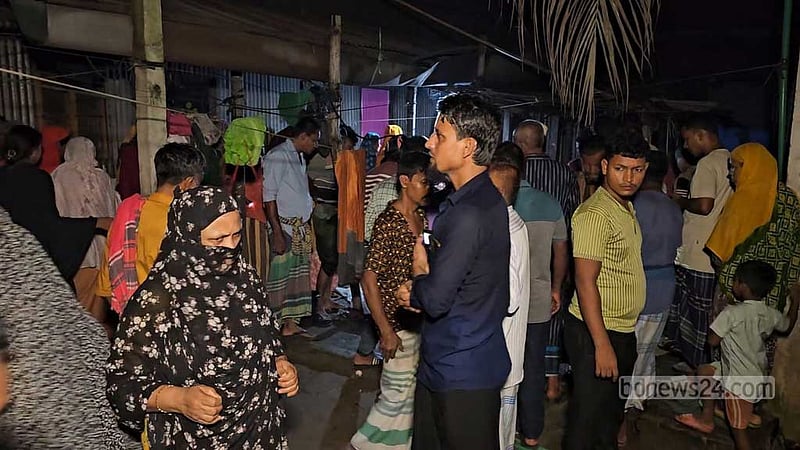 পাড়ে পড়েছিল জুতা, পুকুরে তল্লাশি করে মিলল ২ শিশুর লাশ