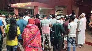 টুঙ্গিপাড়ায় মোটরসাইকেল নিয়ন্ত্রণ হারিয়ে রেলিংয়ে ধাক্কা, নিহত স্কুলছাত্র