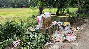 গোপালগঞ্জ প্রযুক্তি বিশ্ববিদ্যালয়ে যত্রতত্র আবর্জনায় মশার প্রজনন, ডেঙ্গু আতঙ্ক