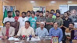গোপালগঞ্জ বিশ্ববিদ্যালয়ের উপাচার্য ৯ ঘণ্টা অবরুদ্ধ থাকার পর মুক্ত