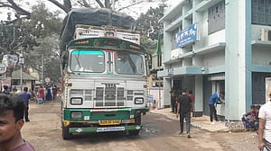 ছয় দিন বন্ধ থাকার পর হিলি দিয়ে আমদানি-রপ্তানি শুরু হচ্ছে শনিবার