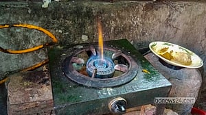 গ্যাস সংকট নেই কড়াইল বস্তিতে