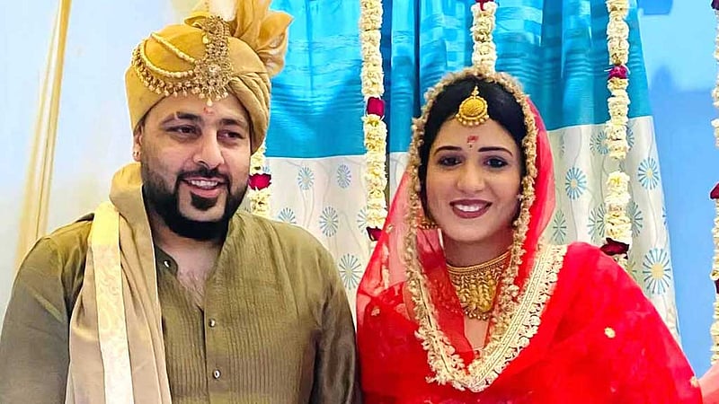 ফের সংসার করার কথা ভাবলেই ‘আতঙ্ক হয়’ ইশার
