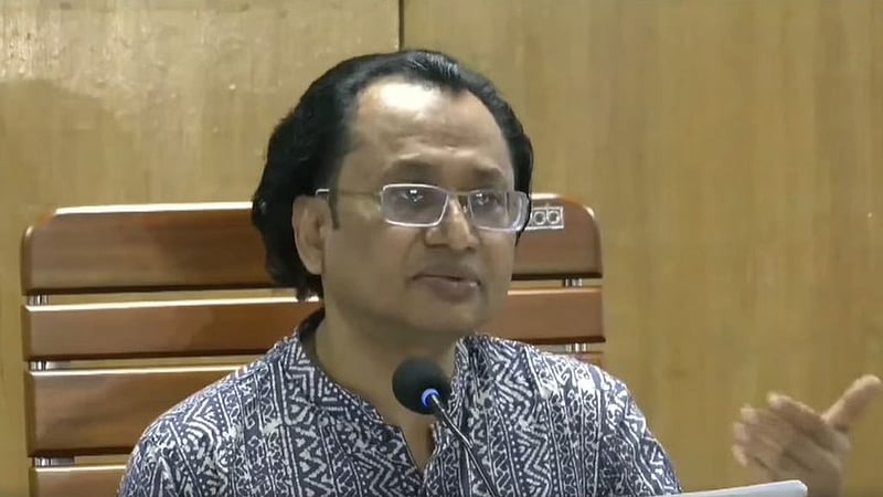 বিদ্যুৎ সংকট সমাধানে কেন দুই বছর? যা বললেন তথ্য উপদেষ্টা
