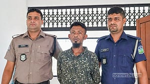 স্কুল থেকে মেয়ের সহপাঠীকে ডেকে নিয়ে ধর্ষণ, হত্যার পর ঘরেই মাটিচাপা