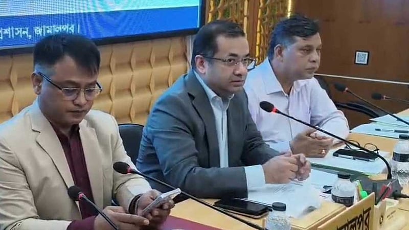 সারের সংকট নেই, কৃত্রিম সংকট করলে ব্যবস্থা: তথ্য প্রতিমন্ত্রী