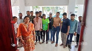 ঝালকাঠিতে ইয়াবা সেবনের সময় আটক তিন তরুণতে ৬ মাসের জেল