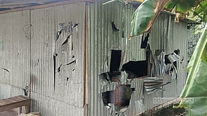 ঝিনাইদহে আধিপত্য বিস্তার নিয়ে দুদল গ্রামবাসীর সংঘর্ষ, আহত ১০