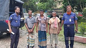 জয়পুরহাটে সরকারি গাছ কাটায় ৩ জনকে জেল-জরিমানা