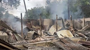 খাগড়াছড়িতে আগুনে পুড়ল ওষুধের গুদামসহ ৫ দোকান