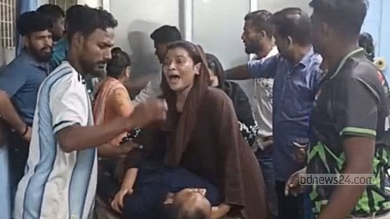 খুলনায় চারটি মোটরসাইকেলে এসে যুবককে কুপিয়ে হত্যা