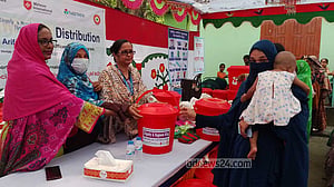 কুড়িগ্রামে ৪৫০ কিশোরী ও গর্ভবতী নারী পেলেন ‘ডিগনিটি কিট’
