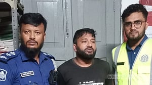 আইনজীবীকে তুলে নিয়ে টাকা ছিনিয়ে নেওয়ার মামলায় জামায়াতকর্মী গ্রেপ্তার