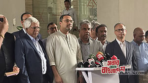 'আগের মত গ্যাস-বিদ্যুৎ পাবে কারখানা’: প্রধানমন্ত্রীর আশ্বাস পাওয়ার কথা বললেন এফবিসিসিআই প্রশাসক