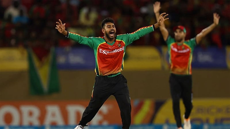 সিপিএল অভিষেকে মিরাজের দুর্দান্ত বোলিং, তাহির বললেন, ‘বিশ্বমানের স্পিনার’