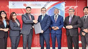 মিডল্যান্ড ব্যাংকের কার্ডধারীদের জন্য ঢাকা রিজেন্সিতে ‘বাই ১ গেট ৩ ফ্রি’ বুফে