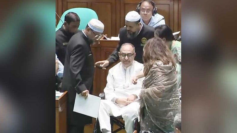 হুইল চেয়ারে সংসদে মির্জা আব্বাস