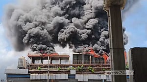 মহাখালীতে ভবনের আগুন নিয়ন্ত্রণে