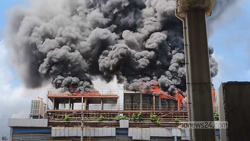 মহাখালীতে ভবনের আগুন নিয়ন্ত্রণে