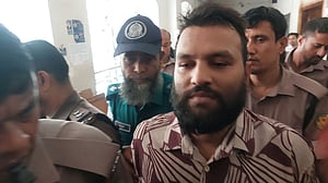 প্রধানমন্ত্রীর নিরাপত্তা বেষ্টনীতে ‘প্রবেশের চেষ্টা’: সেই যুবক ৫ দিনের রিমান্ডে