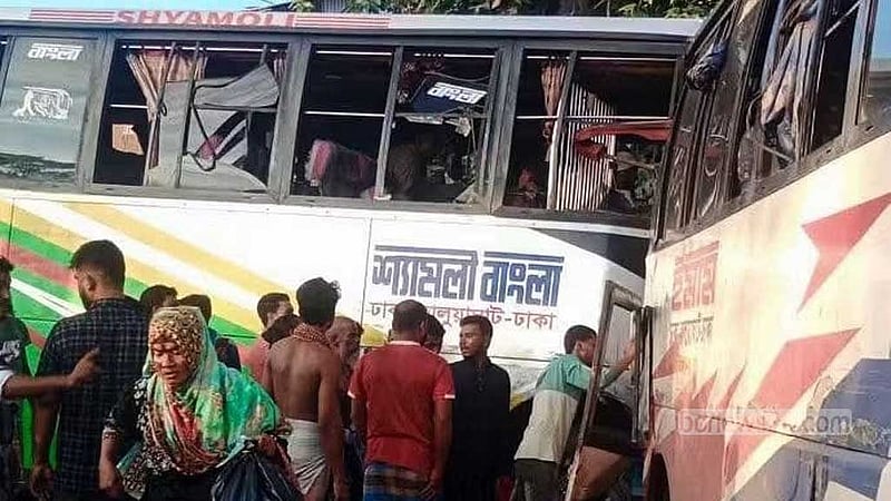 ময়মনসিংহে দুই বাসের মুখোমুখি সংঘর্ষে নিহত ৩