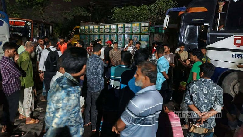 গ্যাস না পেয়ে অটো চালকদের ঢাকা-ময়মনসিংহ মহাসড়ক অবরোধ
