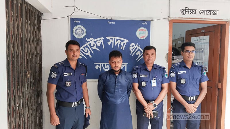 নড়াইলে ৬ শিশুকে ধর্ষণের অভিযোগে যুবক গ্রেপ্তার