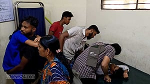 নোয়াখালীর স্কুলে হঠাৎ অসুস্থ ১৩ শিক্ষার্থী হাসপাতালে, ‘কারণ নিশ্চিত নয়’