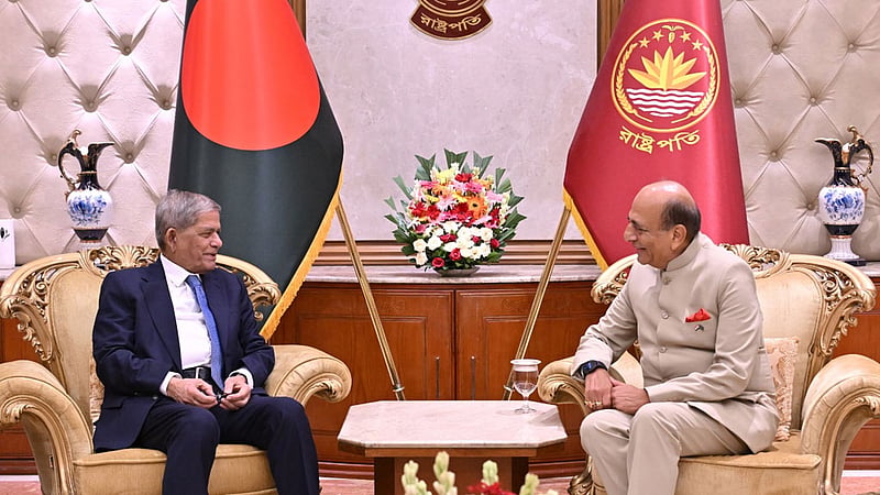 ভারতের কাছে স্বার্থ সংশ্লিষ্ট বিষয়গুলোর ন্যায়সঙ্গত সমাধান প্রত্যাশা রাষ্ট্রপতির