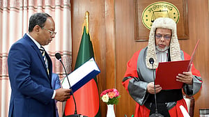 শপথ নিলেন পিএসসির নতুন চেয়ারম্যান