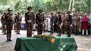 ফায়ারিং রেঞ্জে প্রশিক্ষণে নিহত রিফাতকে সামরিক মর্যাদা আর চোখের জলে বিদায়