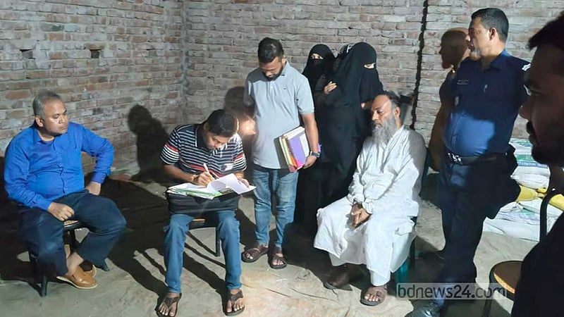 রাজশাহীতে সার মজুদ করায় ডিলারের কারাদণ্ড