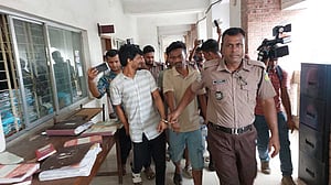 হ্যাঁচকা টানে শিক্ষিকার মৃত্যু: রিমান্ড শেষে কারাগারে ৩ আসামি