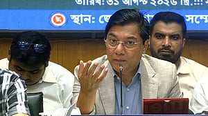 ট্রাম্পের চাওয়া অনুযায়ী বোয়িং কিনছি: বিমানমন্ত্রী