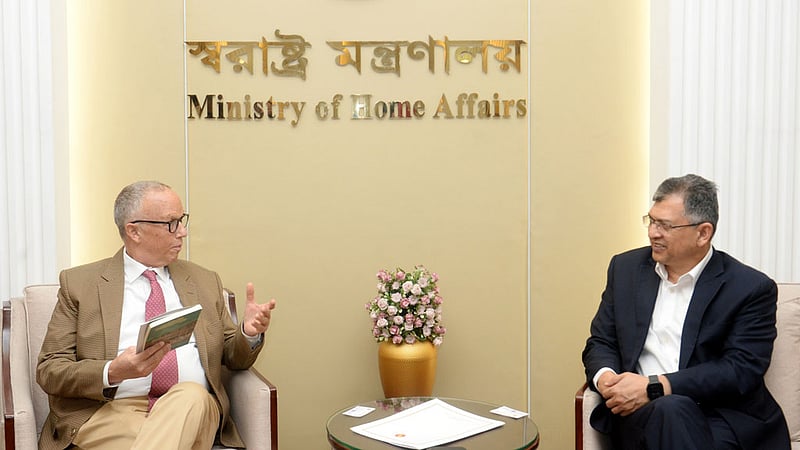 সমালোচনা আর রাজনৈতিক উদ্দেশ্যে চরিত্র হনন এক নয়: স্বরাষ্ট্রমন্ত্রী