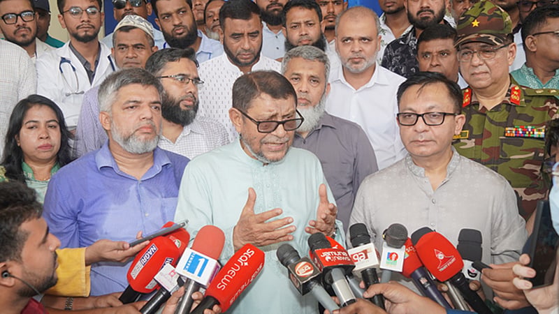 হাসপাতালে অভিযান বাড়ায় ‘দালালদের উৎপাত কমেছে’, দাবি স্বাস্থ্যমন্ত্রীর