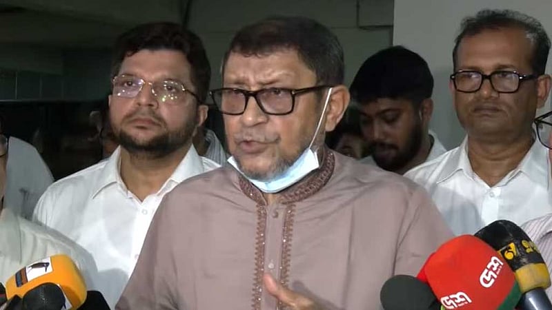 হয়তো আমি থাকব, আর না হয় অনিয়ম থাকবে: স্বাস্থ্যমন্ত্রী